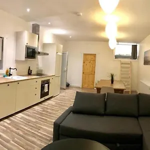 Just Renovated City Holiday home Galway